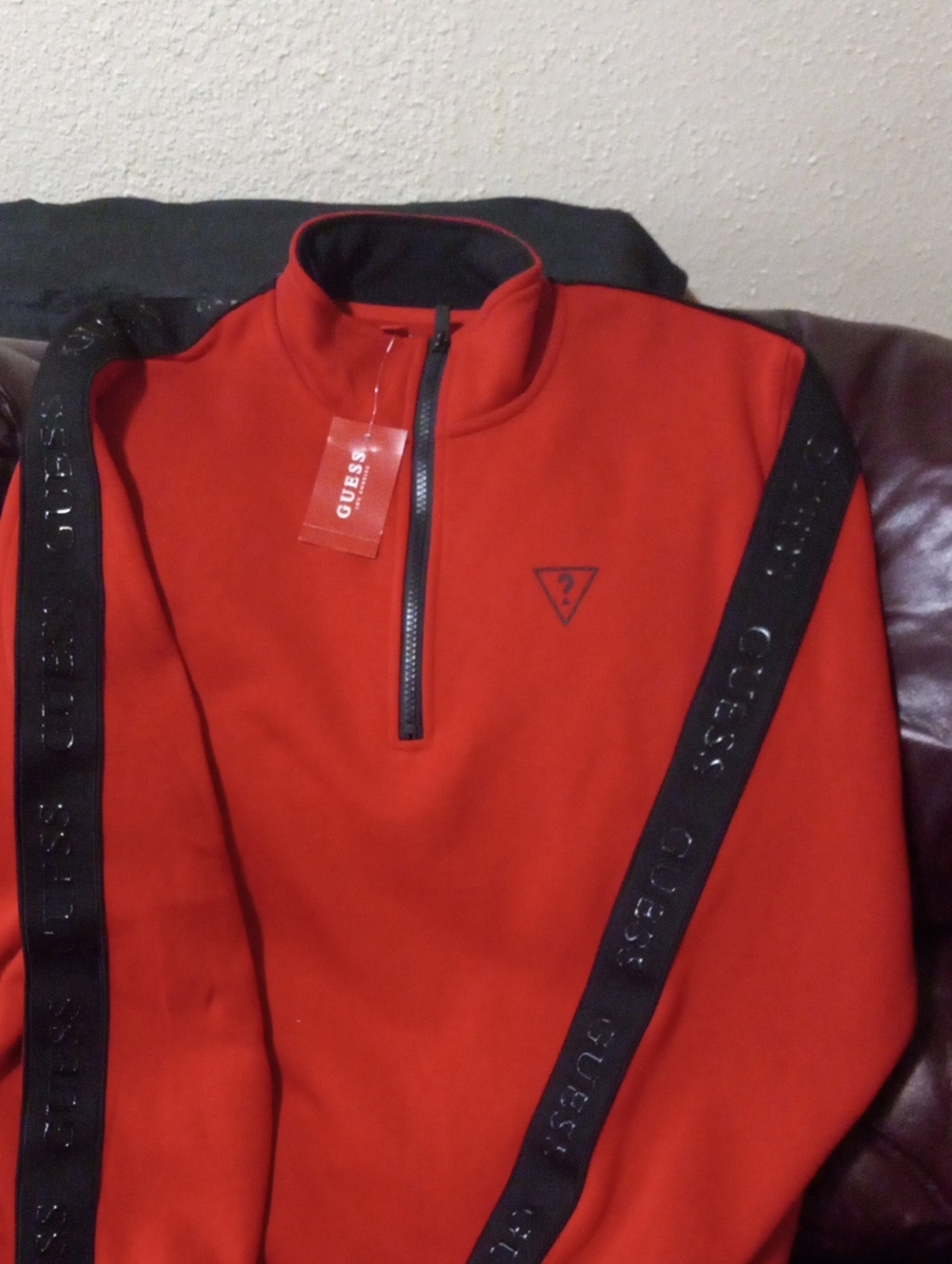 Guess  men's         Zip Pullover Size Lg - Picture 3 of 8